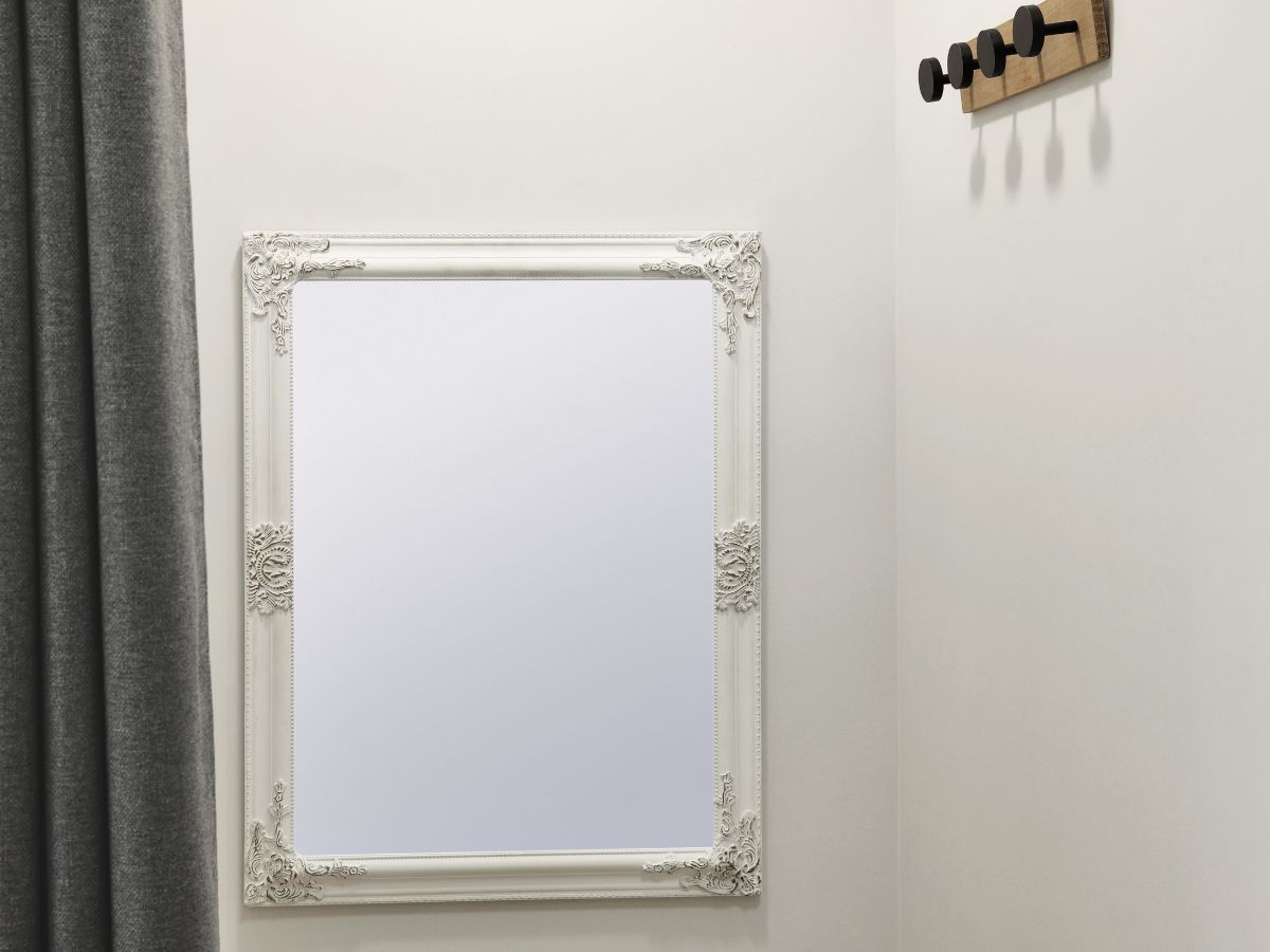 MAL-1305 White Framed Mirror For Retail Store