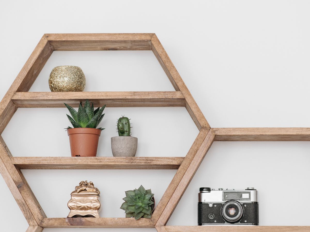 Alder wood board for accent shelves