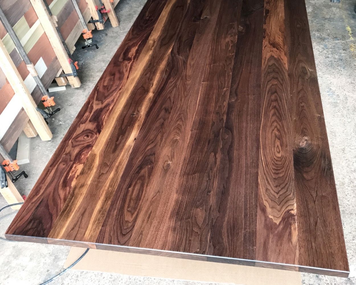 DT-90314-Walnut table top with simple oil clear finish